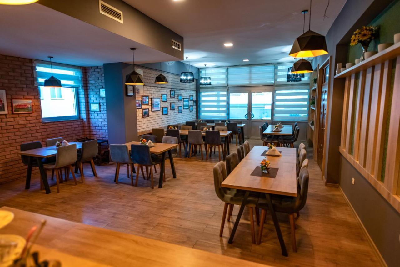 Hotel Oasis Gnojnice Luaran gambar