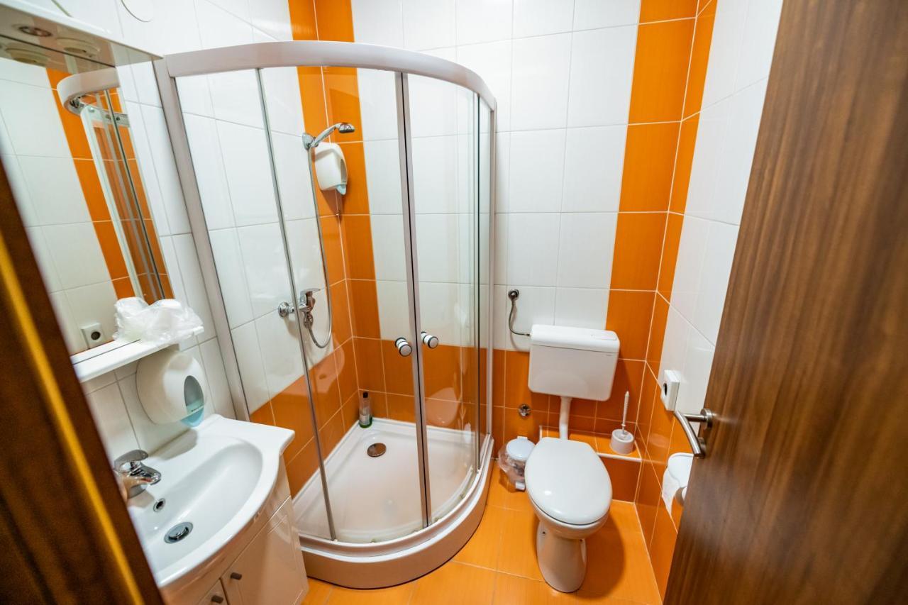 Hotel Oasis Gnojnice Luaran gambar