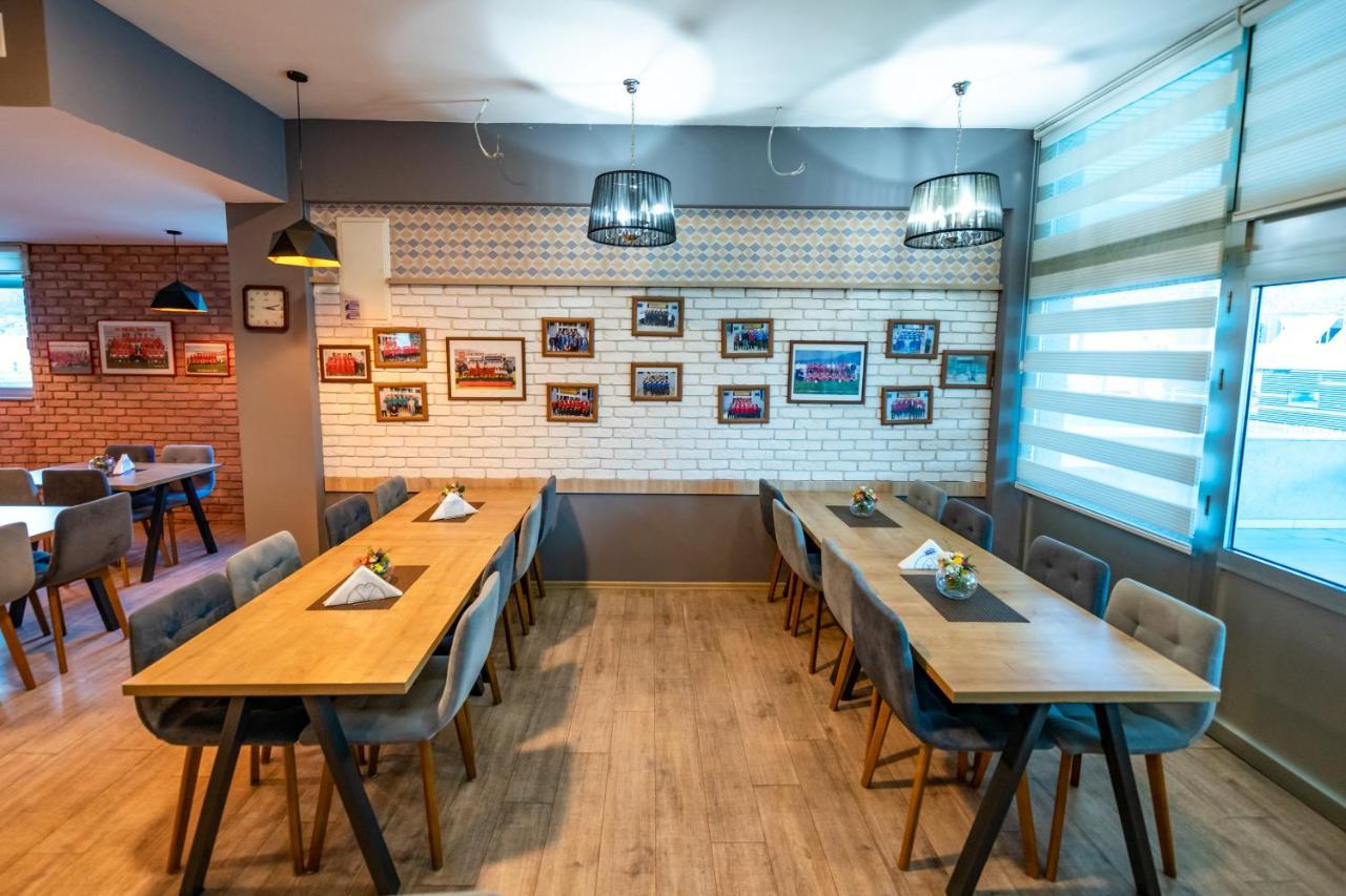 Hotel Oasis Gnojnice Luaran gambar